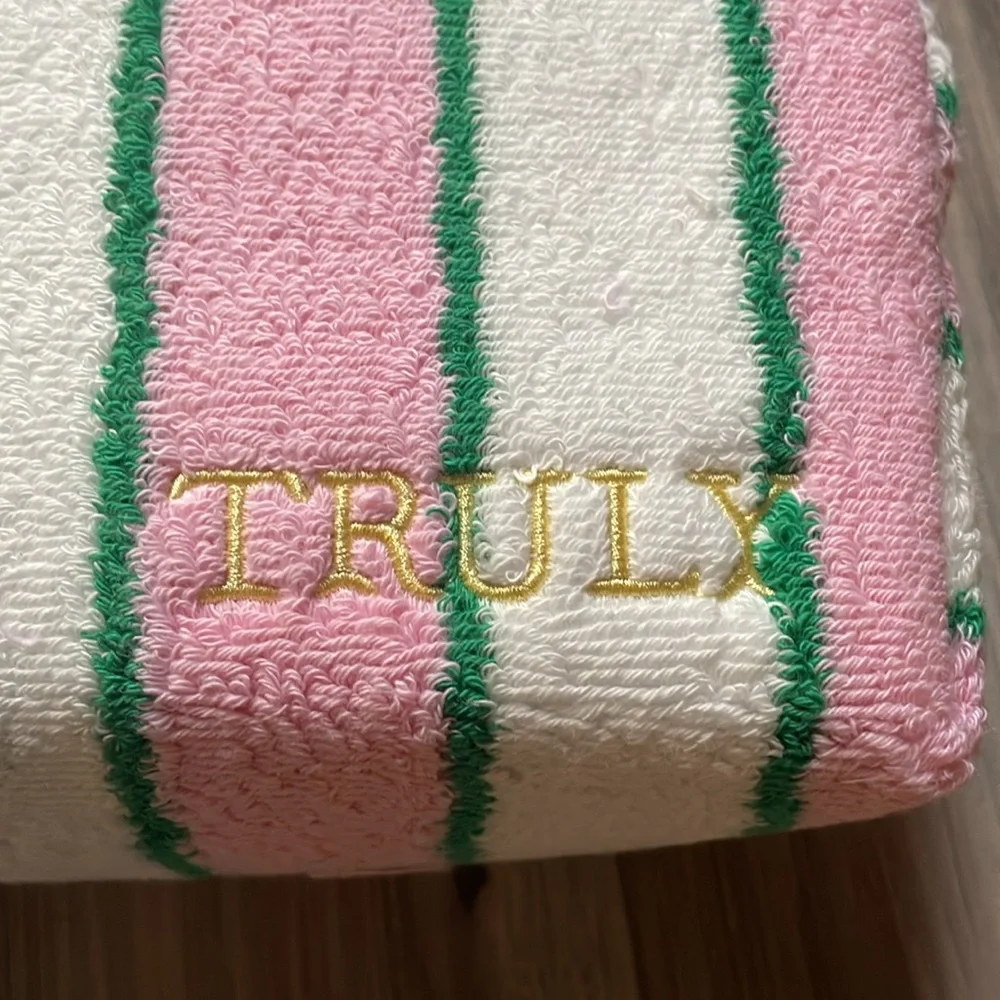 BRAND NEW! Buns and Boobs minis kit by TRULY - Picture 13 of 13